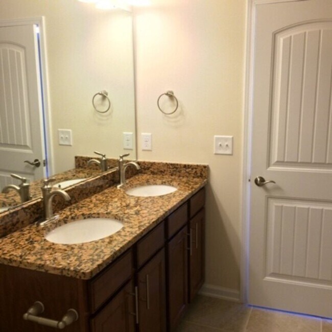 Building Photo - 111 Tuftin Dr