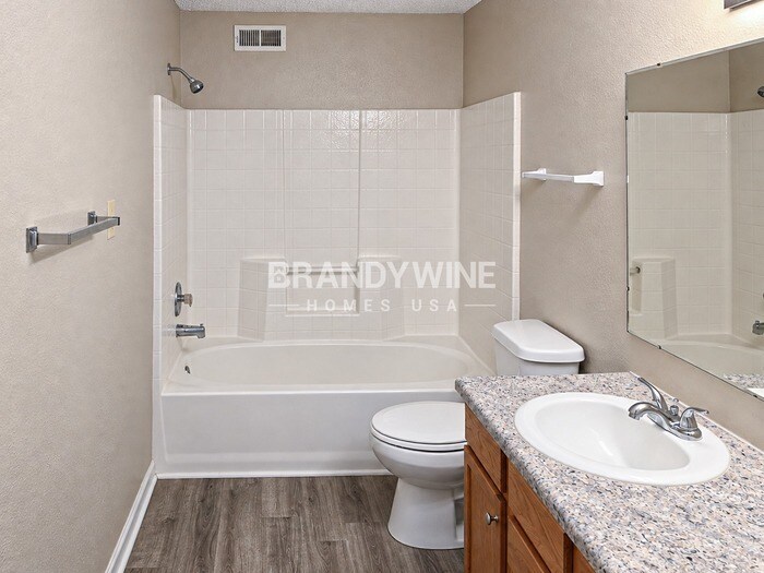 Building Photo - 4485 Redcliff N Ln