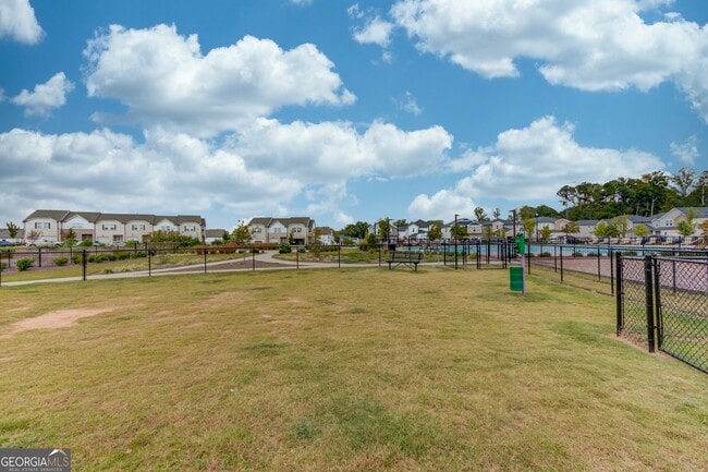 Building Photo - 1325 Lyon Wy Dr