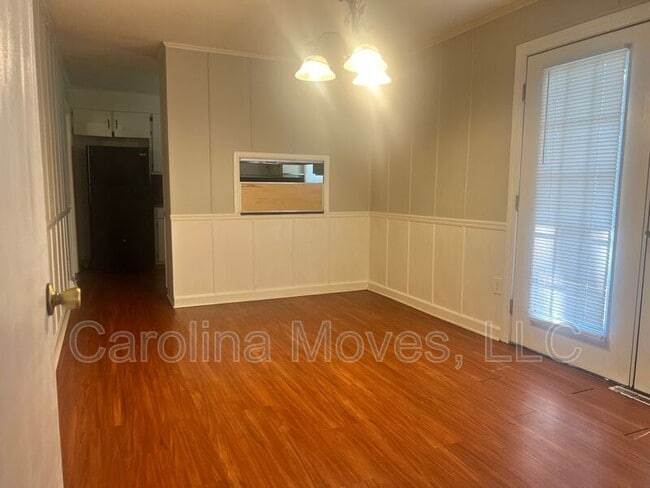 Building Photo - 305 Woodland Dr