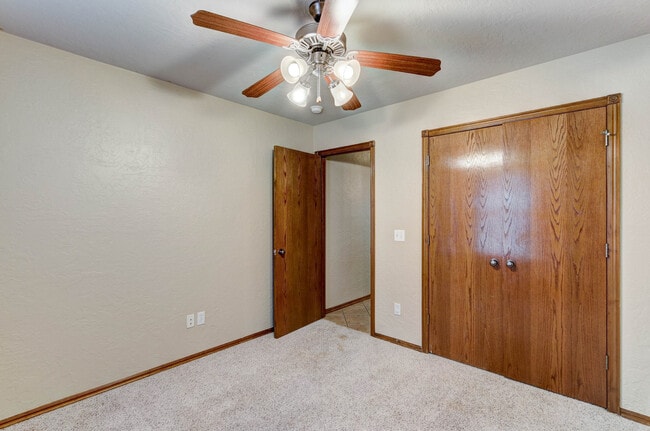 Building Photo - 500 Loyd Ln