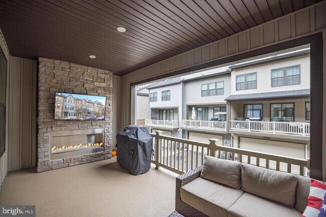 Building Photo - 22255 Sims Terrace