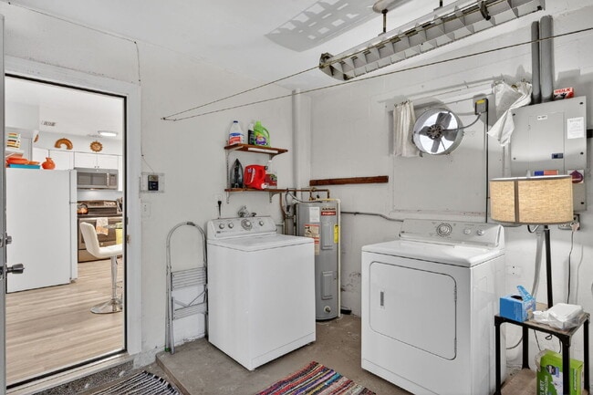 Building Photo - Island Living Made Easy — Remodeled 2BR Home, Fully Fenced Yard Near Downtown St. Pete