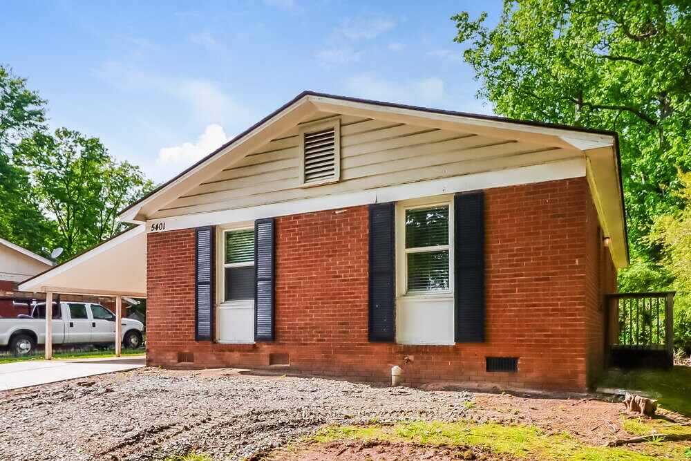 Building Photo - 5401 Snow White Ln