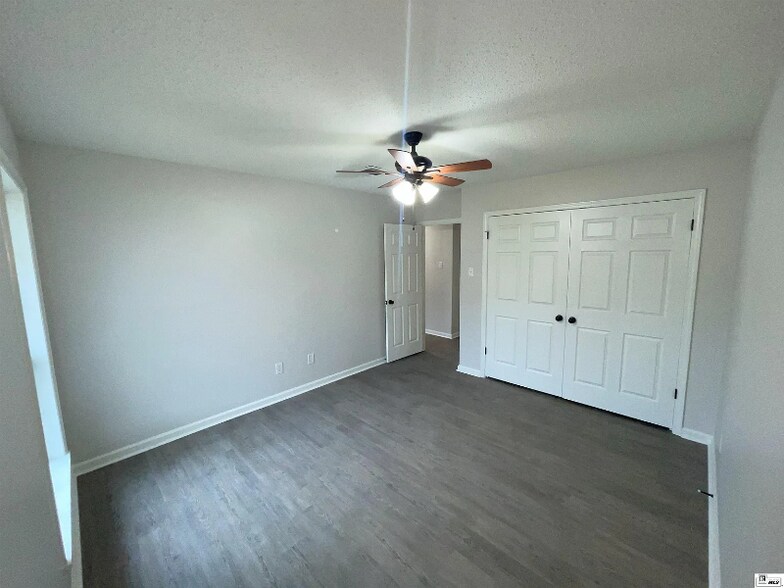 Building Photo - 121 Clearwater Cir