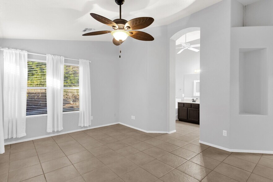 Building Photo - 17424 N 2nd Ave