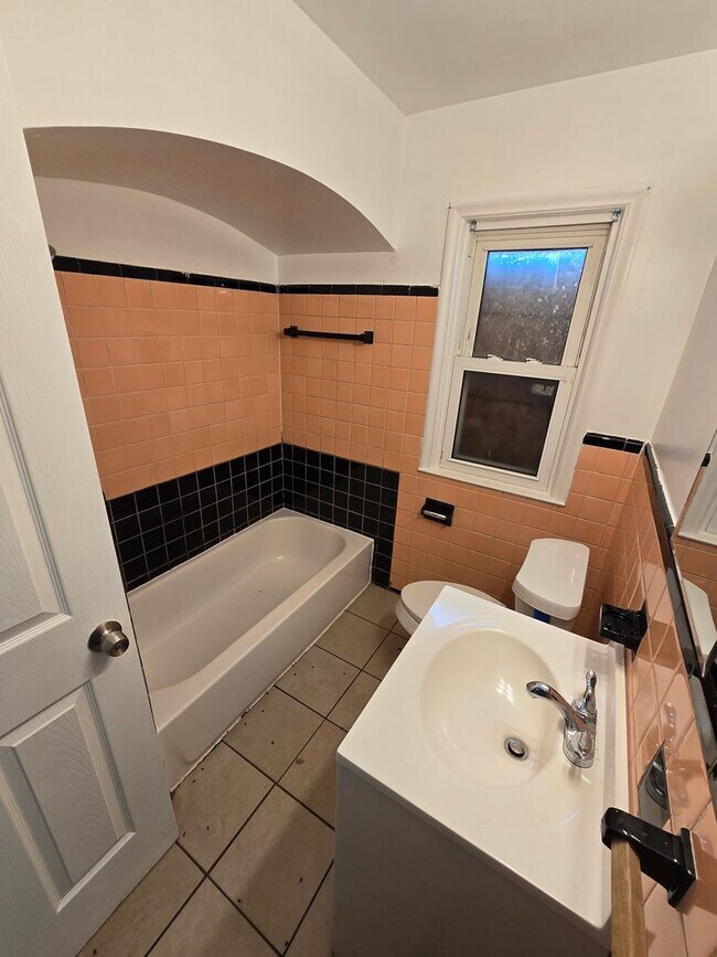 Building Photo - 11620 Rossiter St