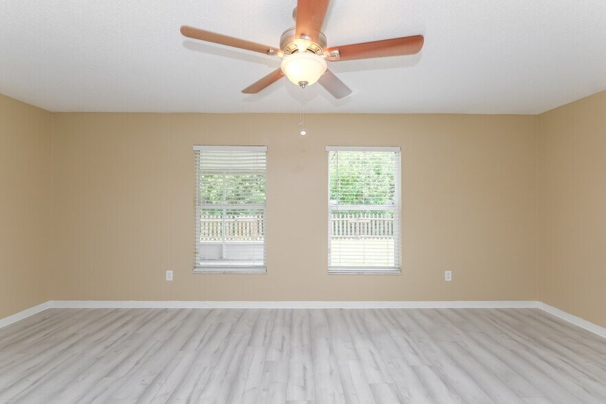 Building Photo - 6719 Summer Cove Dr