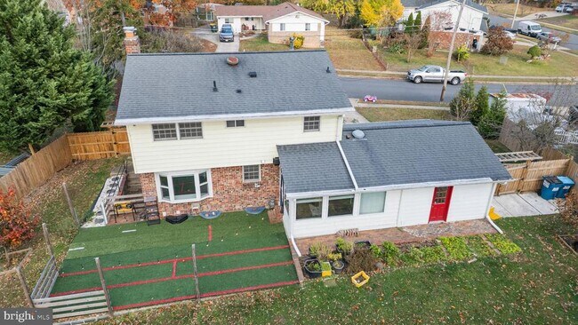 Building Photo - 6910 Ontario St