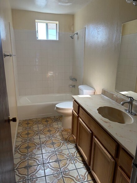 Building Photo - 248 N Dalton Ave