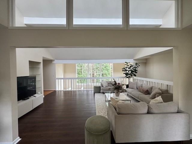 Building Photo - 192 Kings Row NE