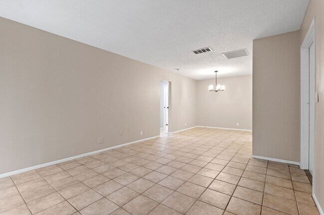 Building Photo - Lovely 1/1 condo in Winter Springs ~ Fresh...