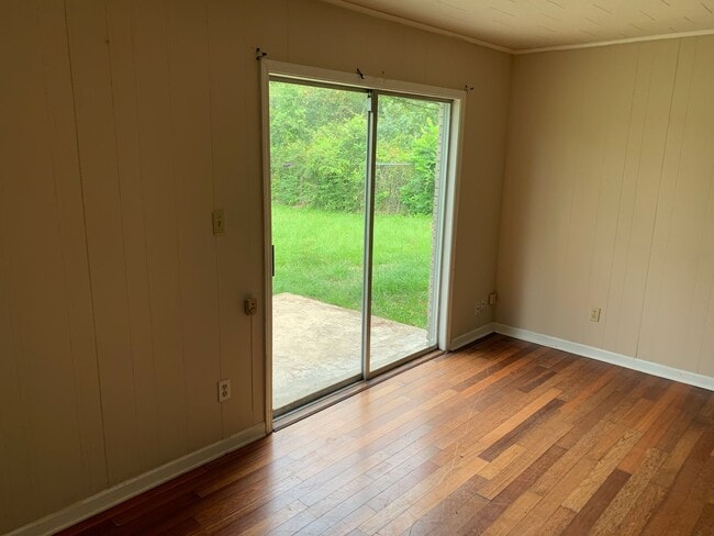 Building Photo - 706 Martin Luther King Dr