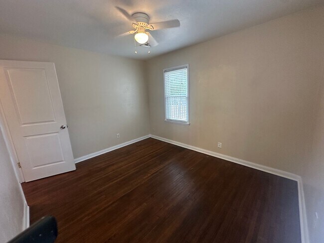 Building Photo - 332 Babb Dr
