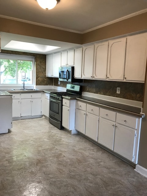 Building Photo - 37469 Charter Oaks Blvd