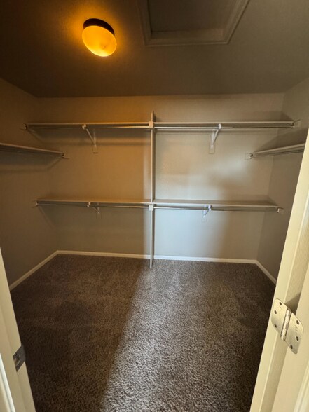 Building Photo - 6559 Tombstone Ridge Rd