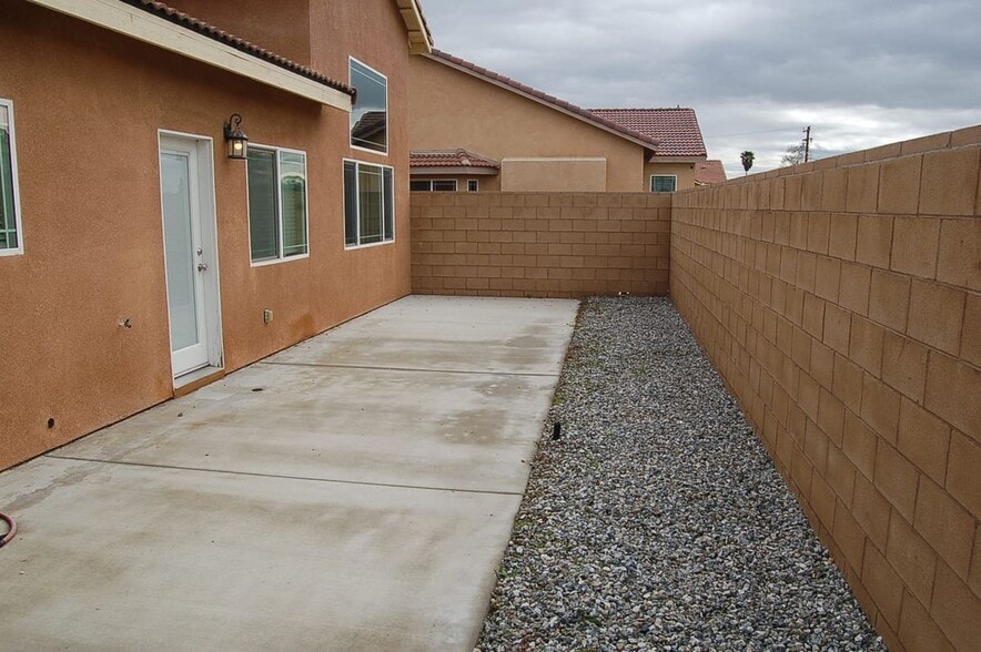 Building Photo - 17565 Owen St