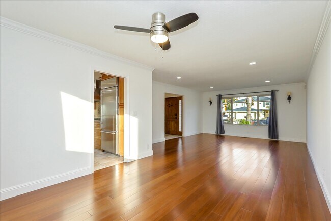 Building Photo - 249 Purple Glen Dr