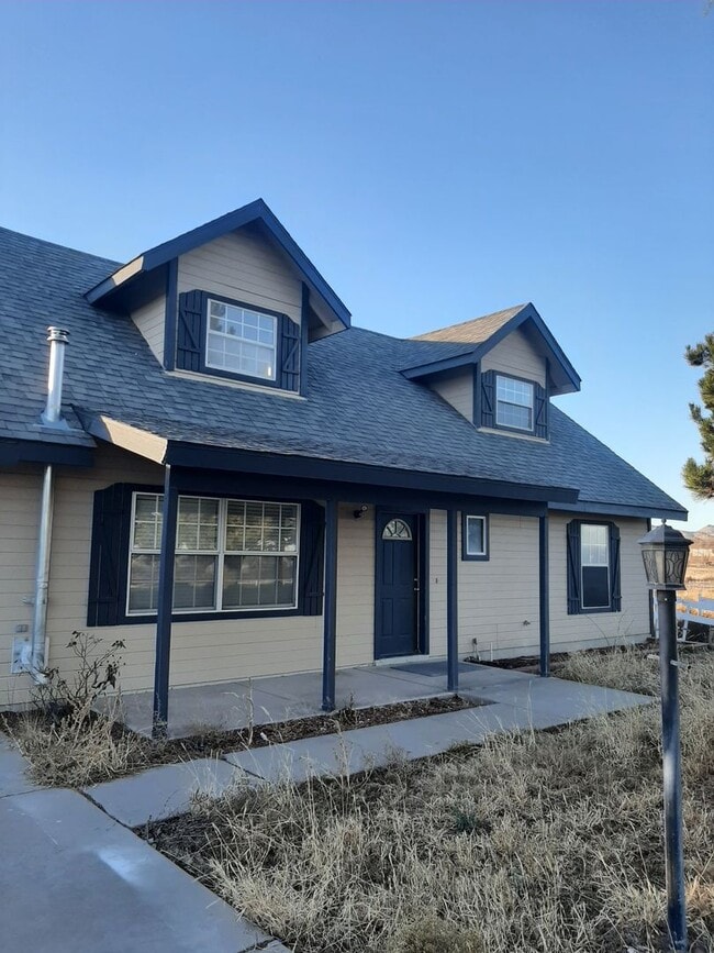 Primary Photo - Amazing Panoramic Views & Room to Spread o...