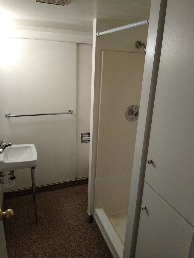 Building Photo - 86 N 1050 W