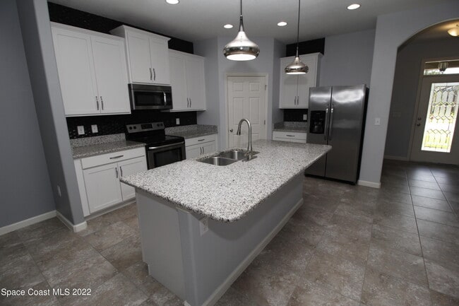 Building Photo - 884 Musgrass Cir