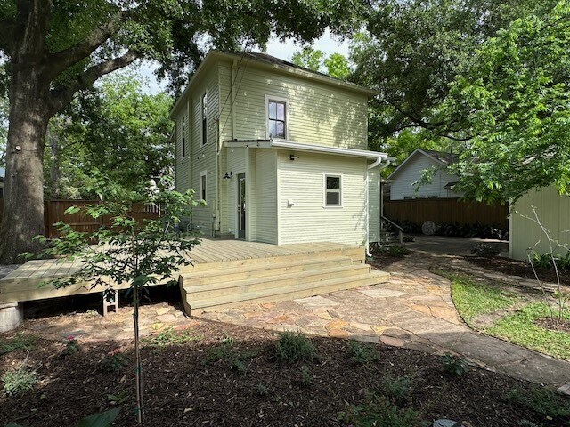 Building Photo - 1023 Tulane St