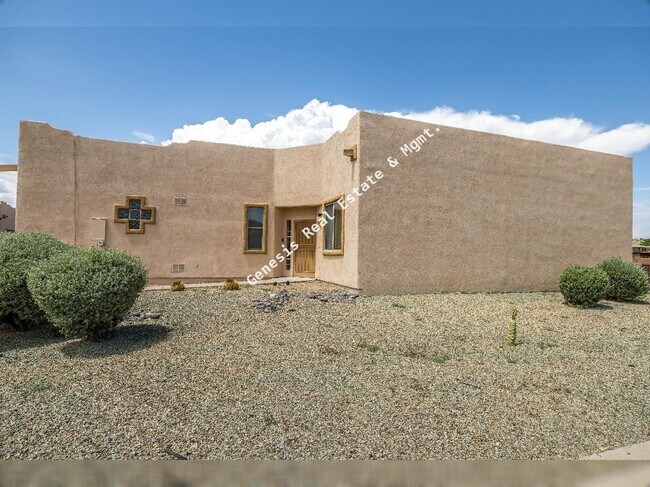 Building Photo - 606 W Woodfield Ct