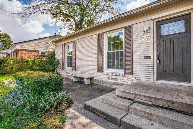 Building Photo - 4726 Wateka Dr