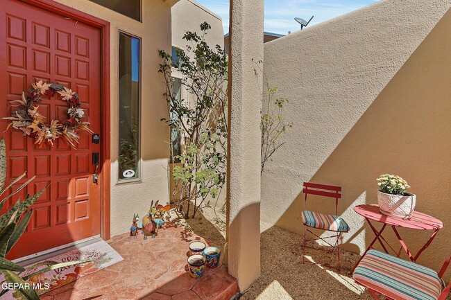 Building Photo - 6401 Franklin Ridge Dr