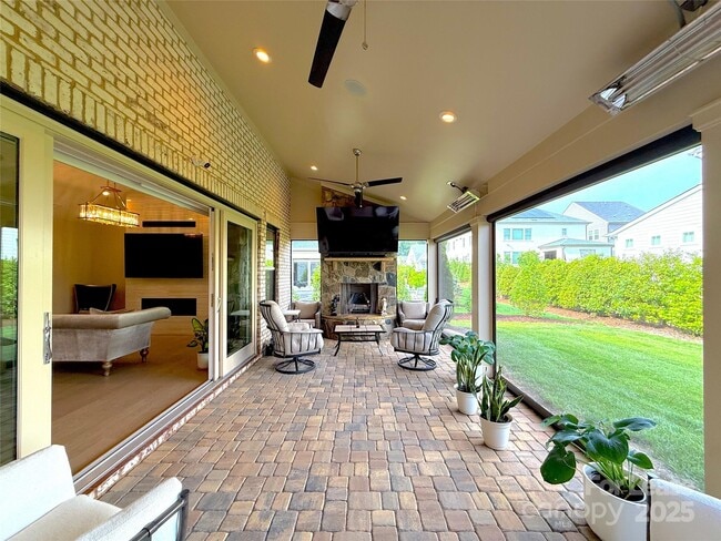 Building Photo - 3066 Belden Dr