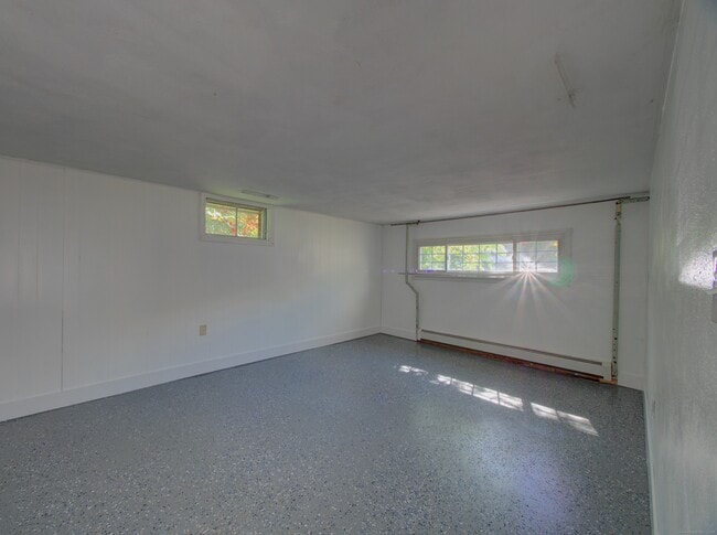 Building Photo - 24 Larchmont Terrace