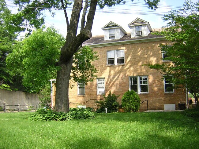 Outside - 4709 Rittenhouse St