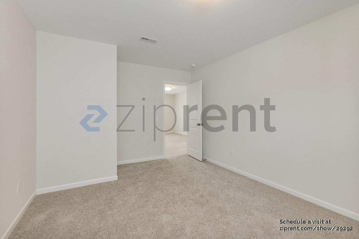 Building Photo - Unit