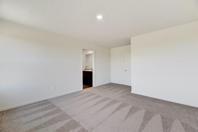 Building Photo - 18520 Quiet Range Dr