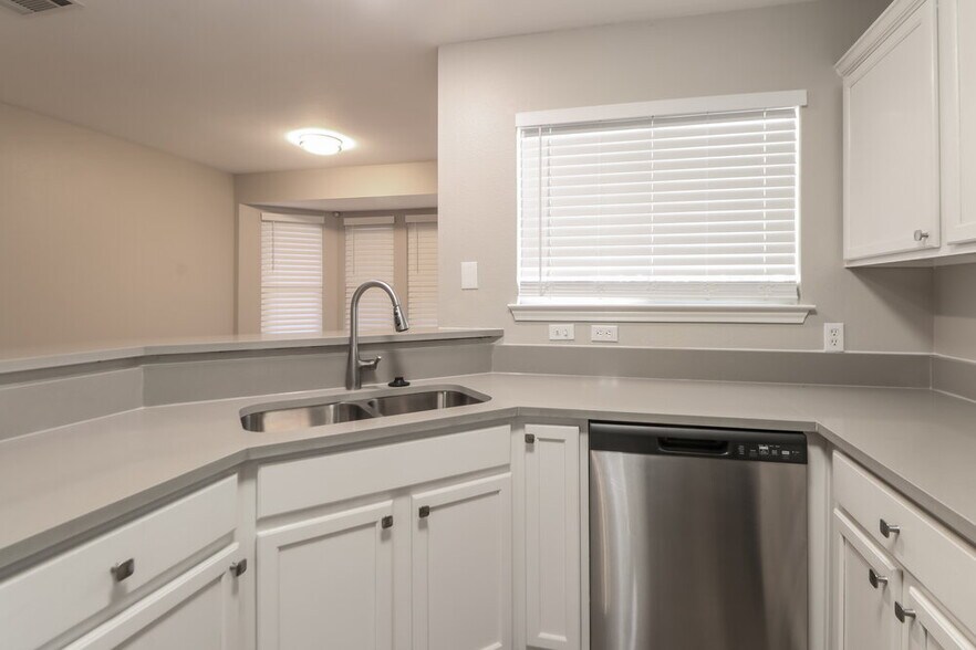 Building Photo - 21203 Grand National Ave