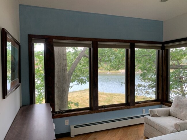 Building Photo - Year-Round Riverfront Home in Gloucester (Pet-Friendly)