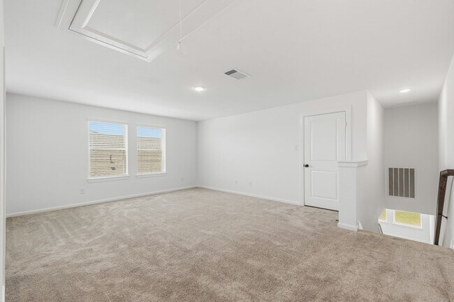 Building Photo - 17043 Luminous Ln