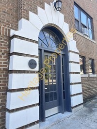 Building Photo - Freshly Updated Southampton 1 Bedroom