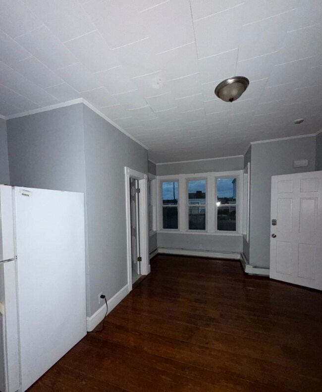 Building Photo - 1879 N Main St