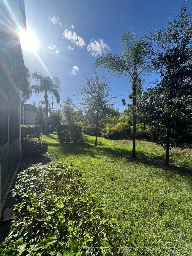 Building Photo - 7149 Golf Colony Ct