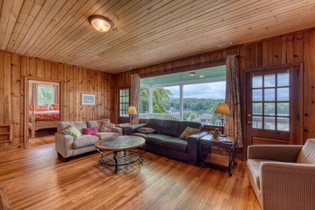 Building Photo - 131 Wonderview Dr