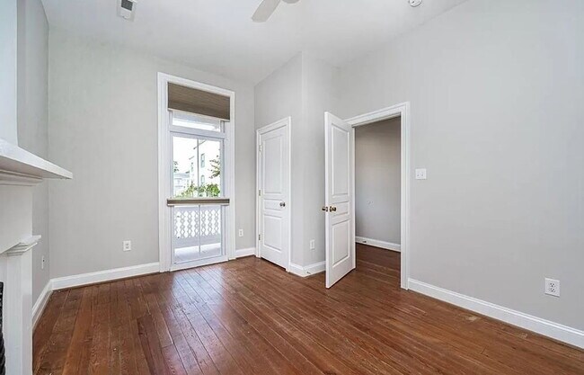 Building Photo - 513 S Laurel St