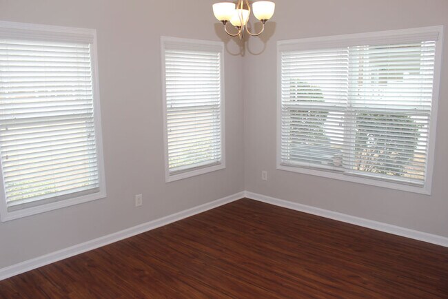 Dining Room - 711 Keystone Park Dr