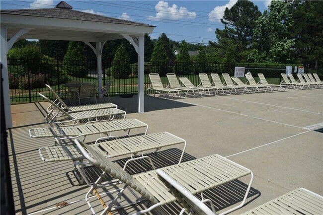 Building Photo - 1442 Glenover Cir