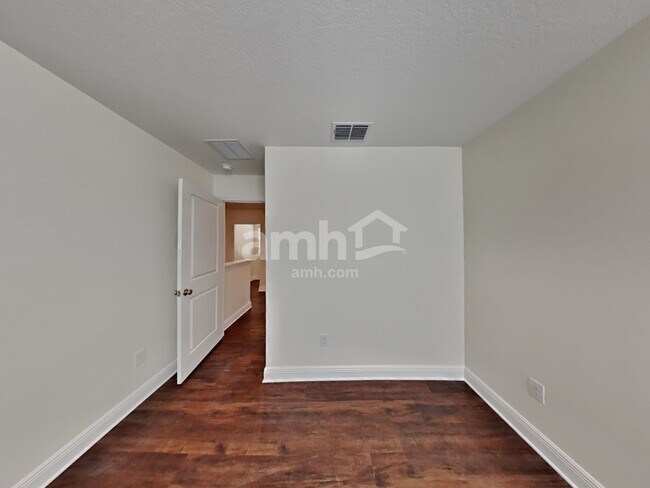 Building Photo - 27349 St Andrews Ave