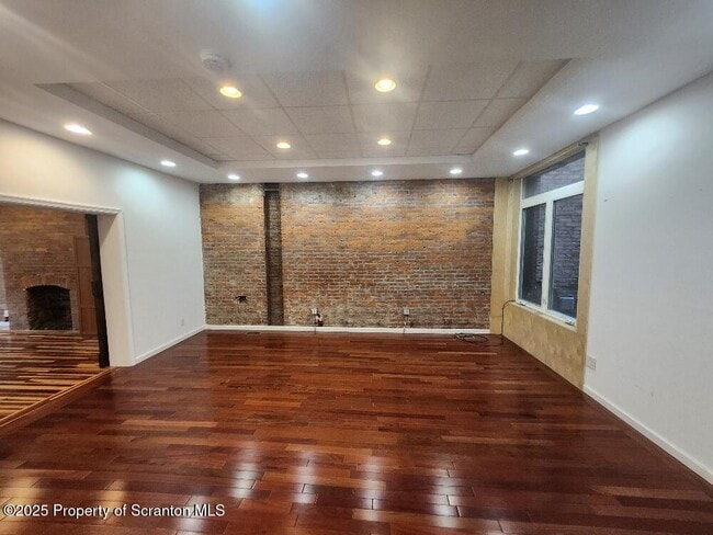 Building Photo - 98 N Franklin St