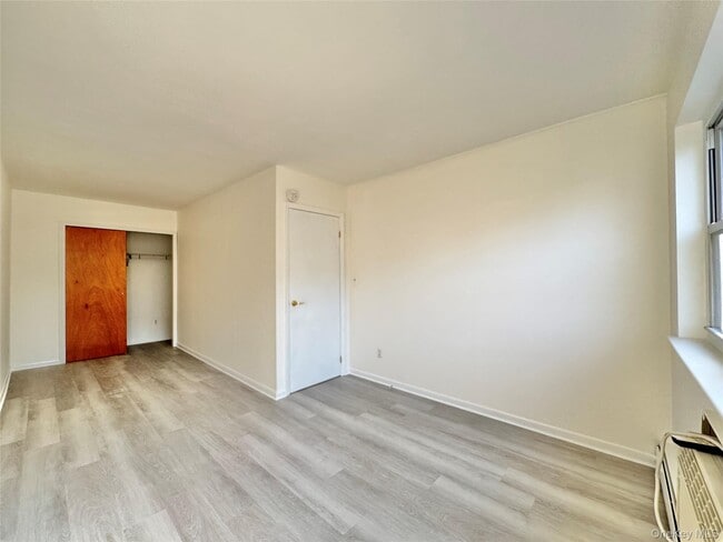 Building Photo - 88-11 53rd Ave