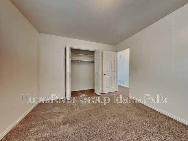 Building Photo - 3676 Briar Creek Ln