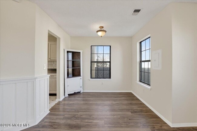 Building Photo - 709 Ivy Ct