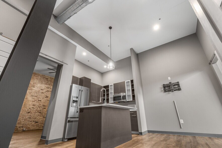 Building Photo - 901 9th St